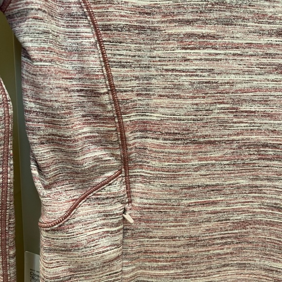 Lululemon NEW athletic long sleeve top sz M - Picture 3 of 11